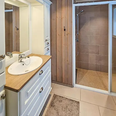 5 Bedroom Amazing In * Rauland